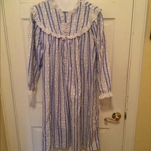 Super cozy and sweet XL women’s nightgown made by Lanz of Salzburg